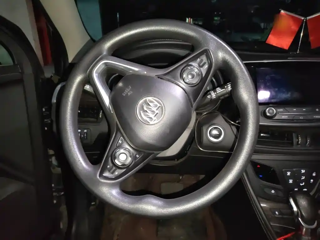 Buick Envision Plus — миниатюра 6