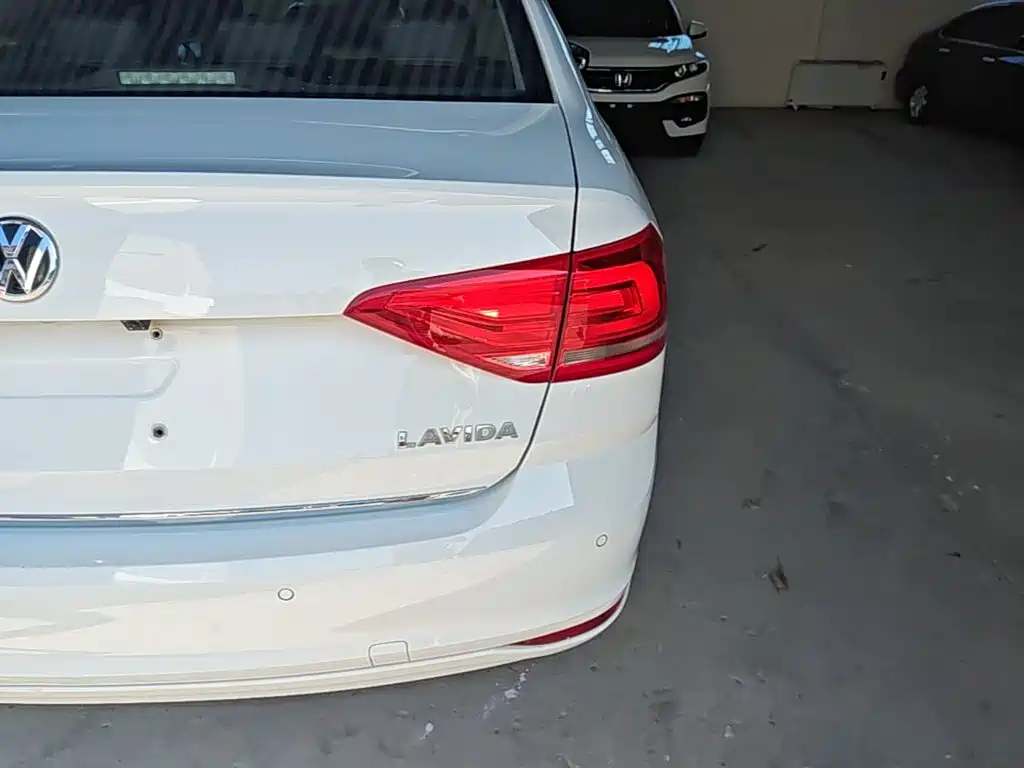 Volkswagen Lavida — миниатюра 8