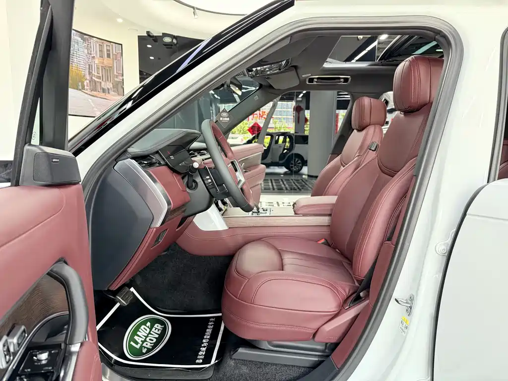 Land Rover Range Rover 2023 3.0 L6 360PS