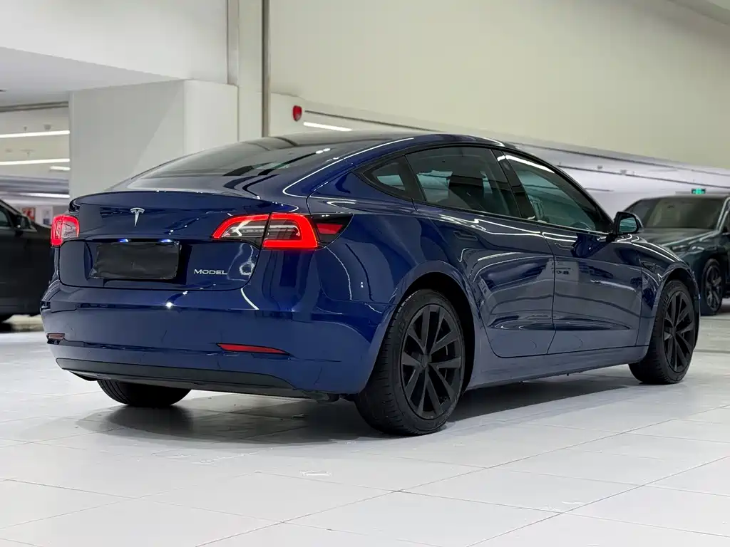 Tesla Model 3 — миниатюра 13