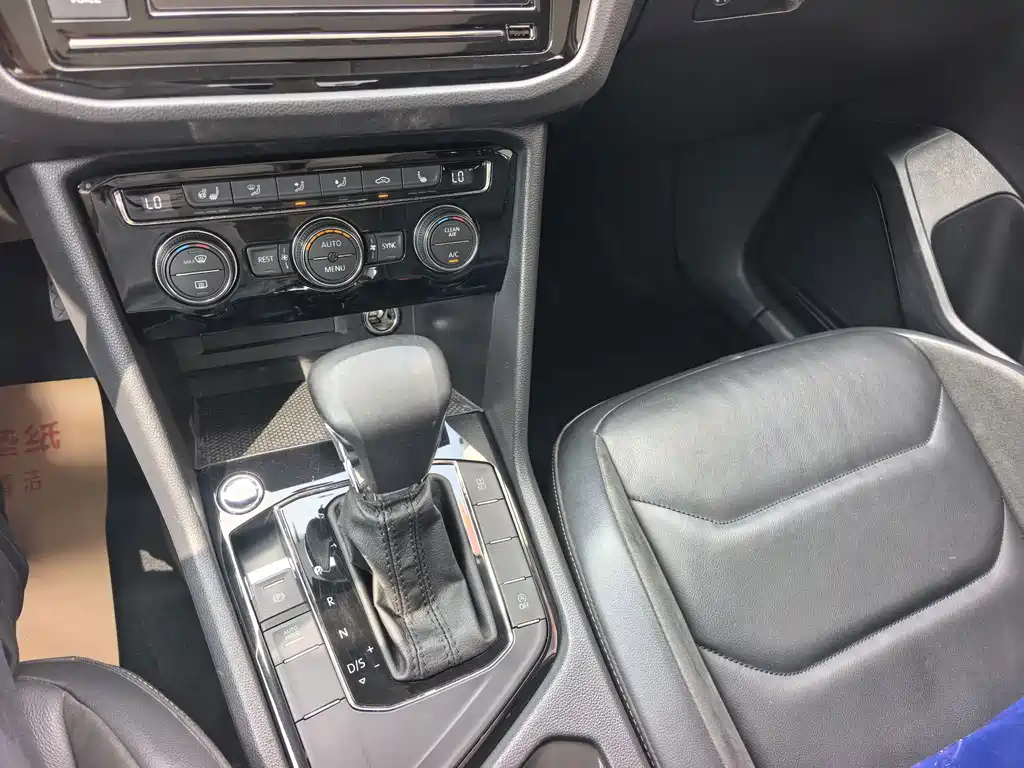 Volkswagen Tiguan L — миниатюра 8