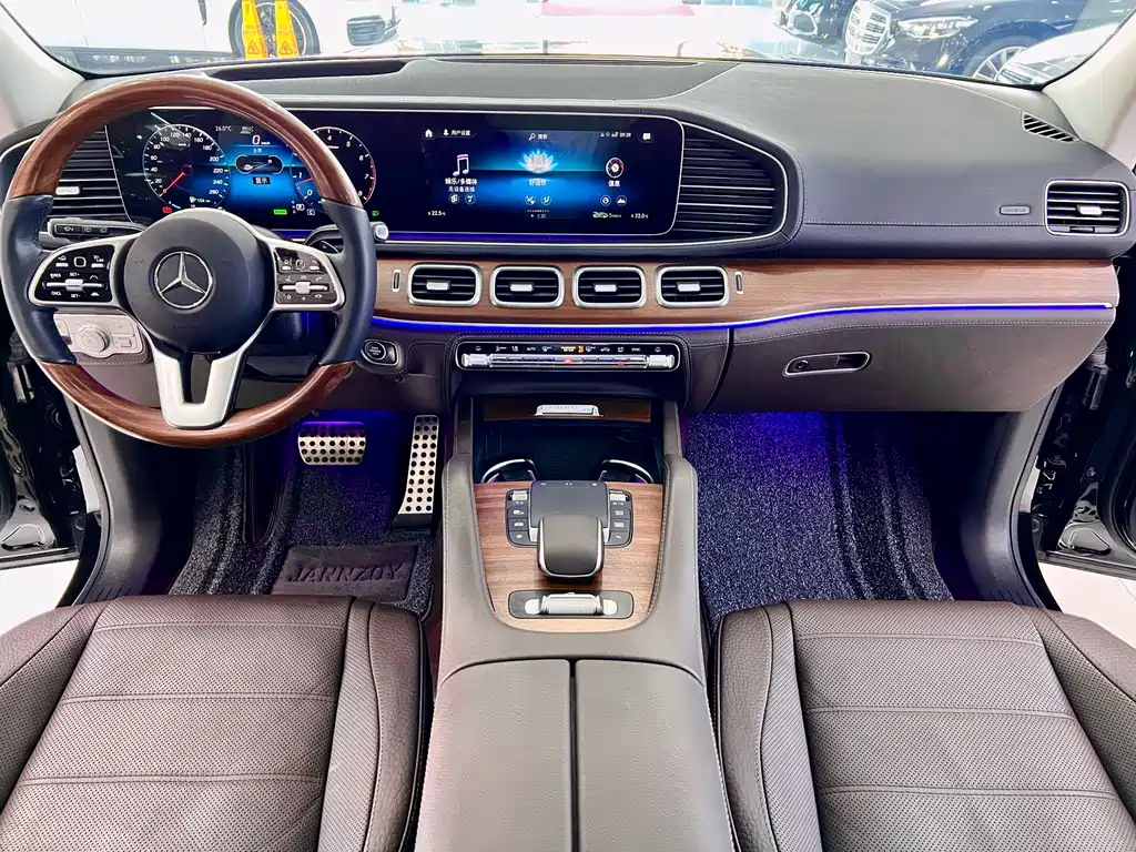 Mercedes-Benz GLS — миниатюра 9