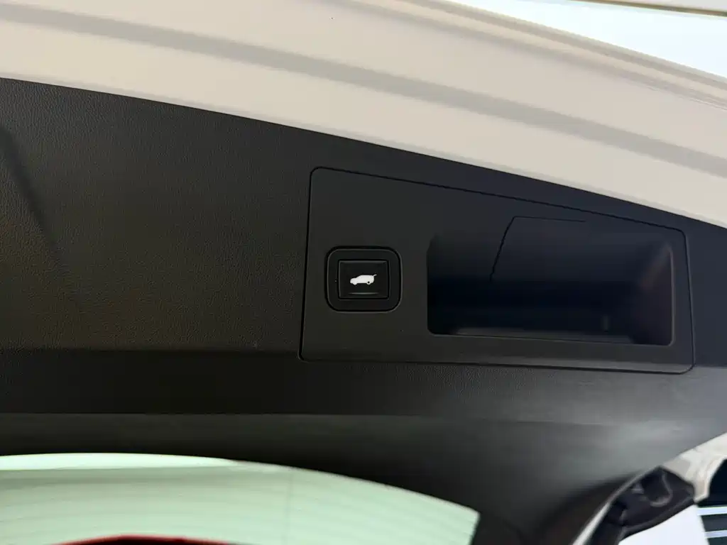 Cadillac XT5 — миниатюра 14