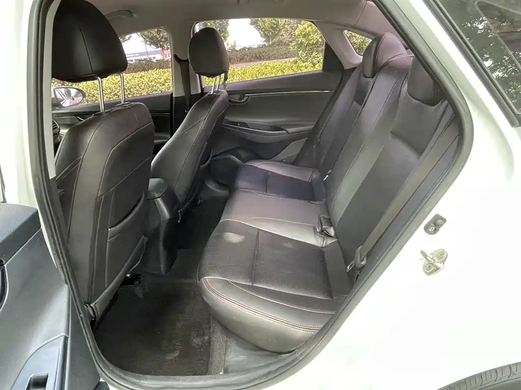 Hyundai Elantra — миниатюра 11