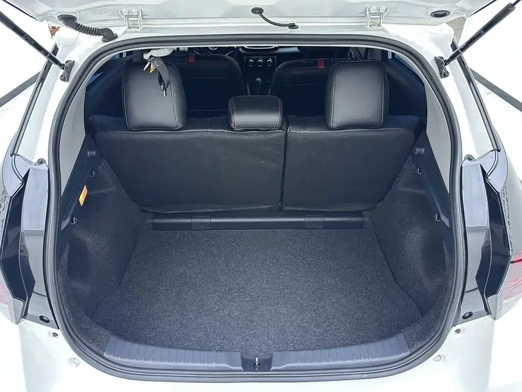 Toyota Yaris L — миниатюра 17