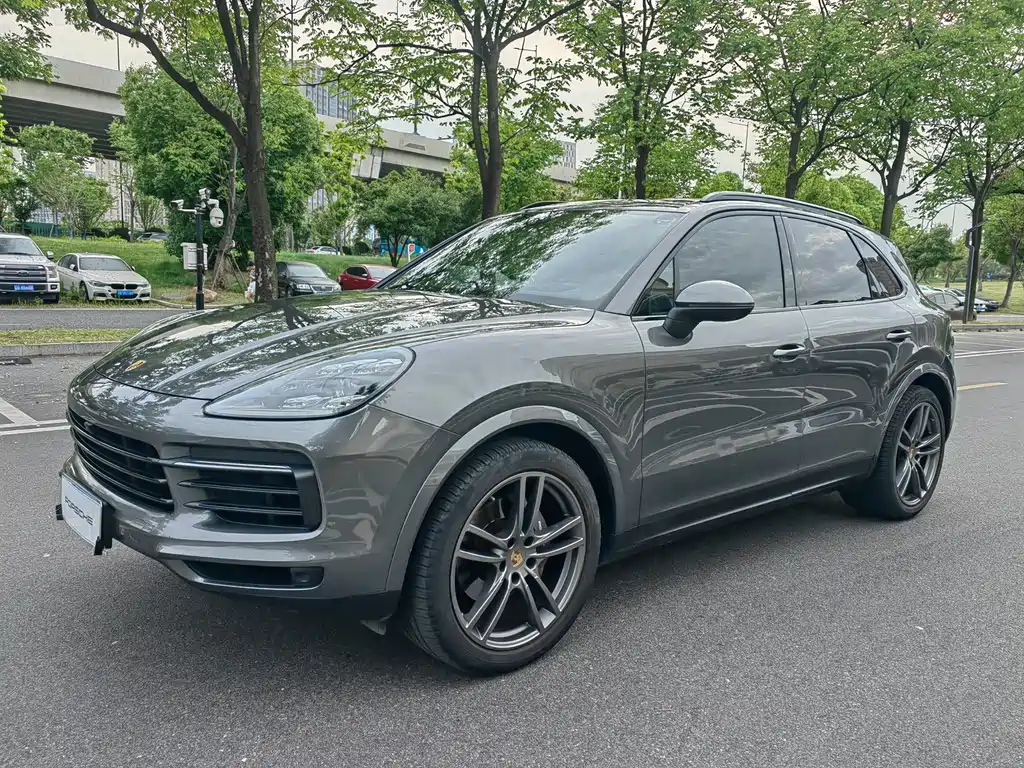 Porsche Cayenne 2022
