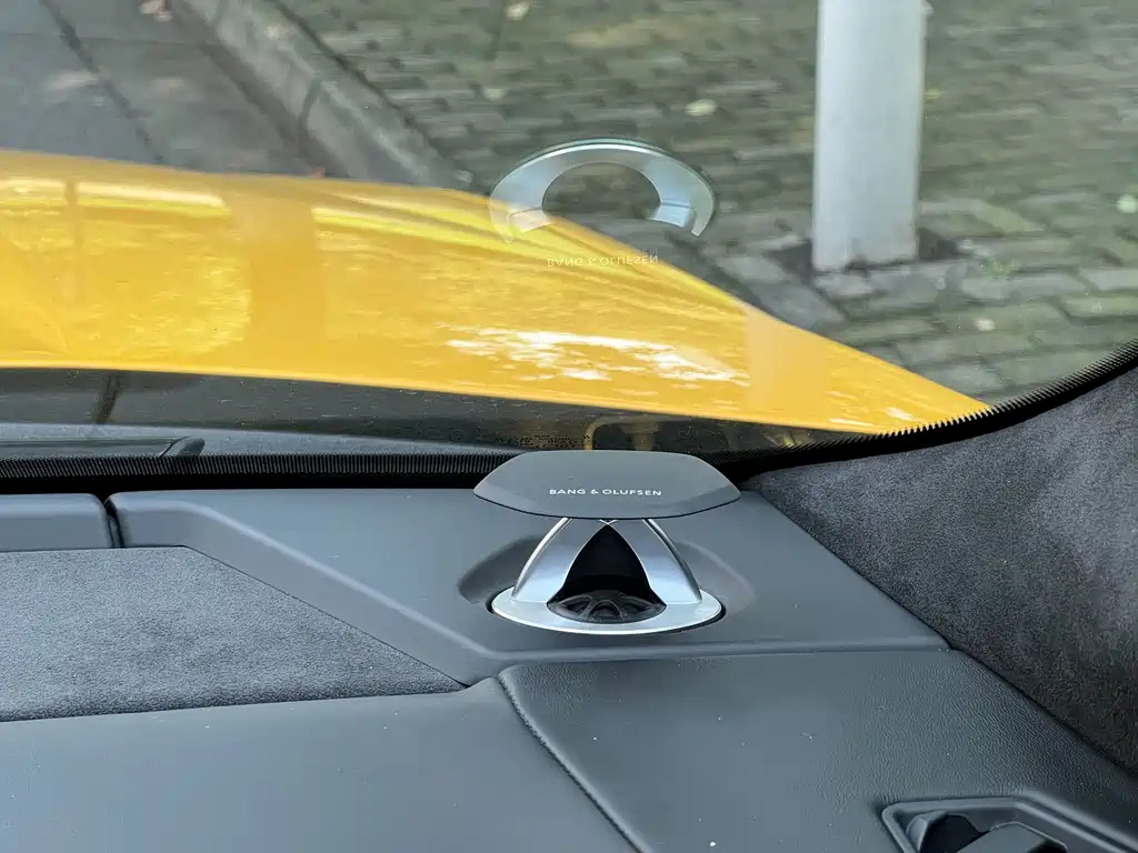 Lamborghini Urus — миниатюра 20