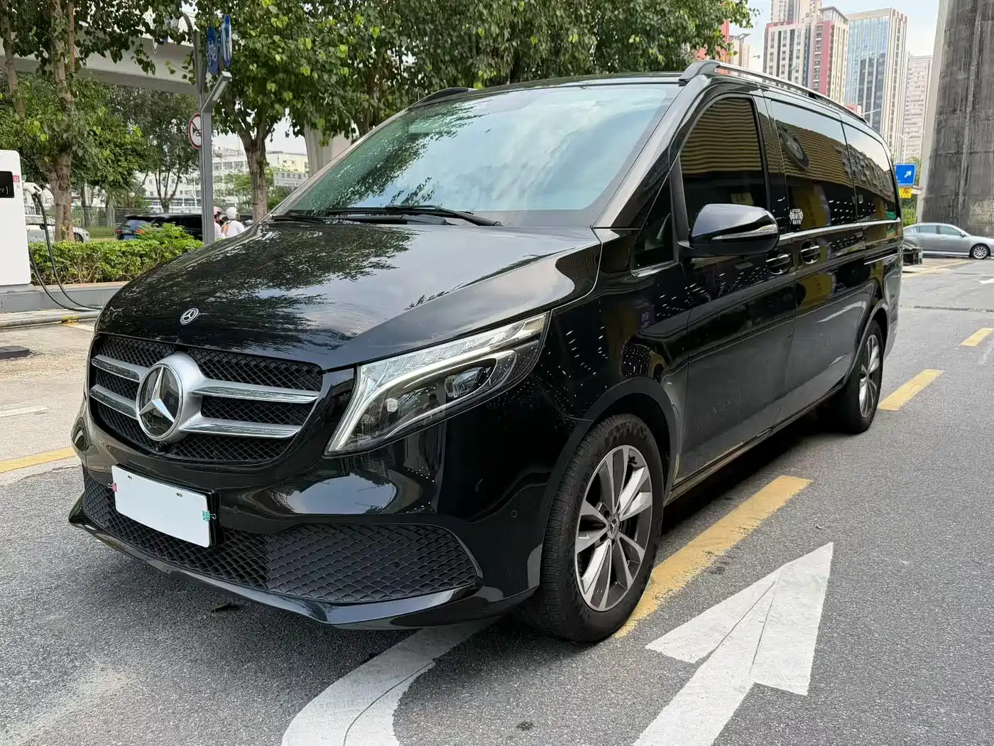 奔驰V级 2021款 V 260 领航版 2022