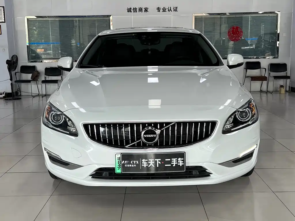 Volvo S60 PHEV — миниатюра 2