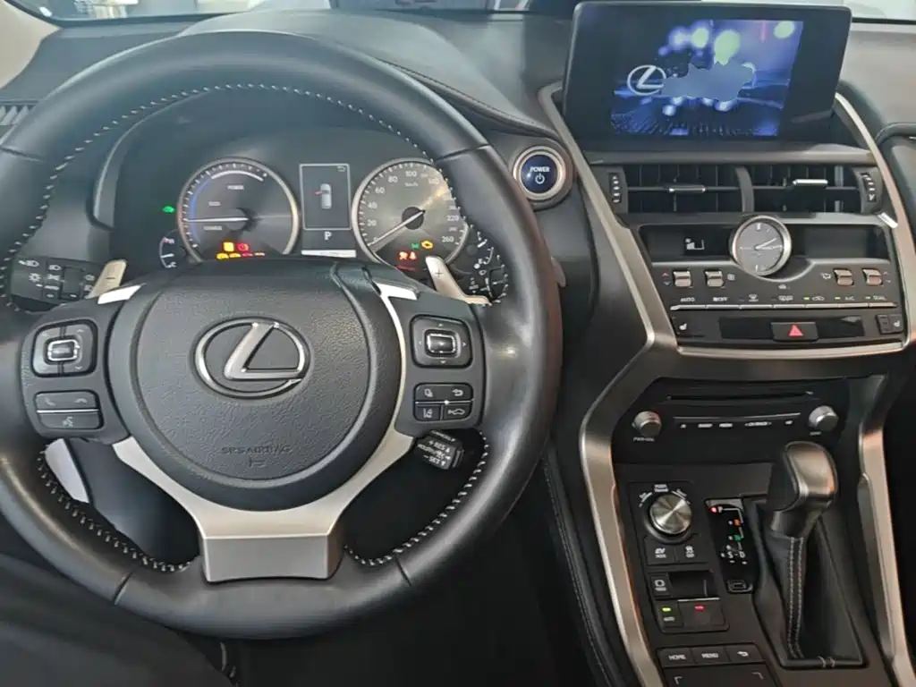 Lexus NX — миниатюра 10