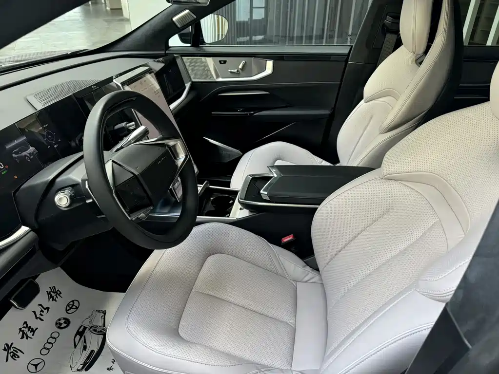 HiPhi HiPhi Y 2023 765km Flagship