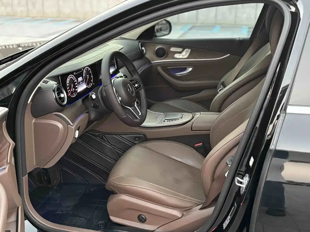 Mercedes-Benz E-Class — миниатюра 4