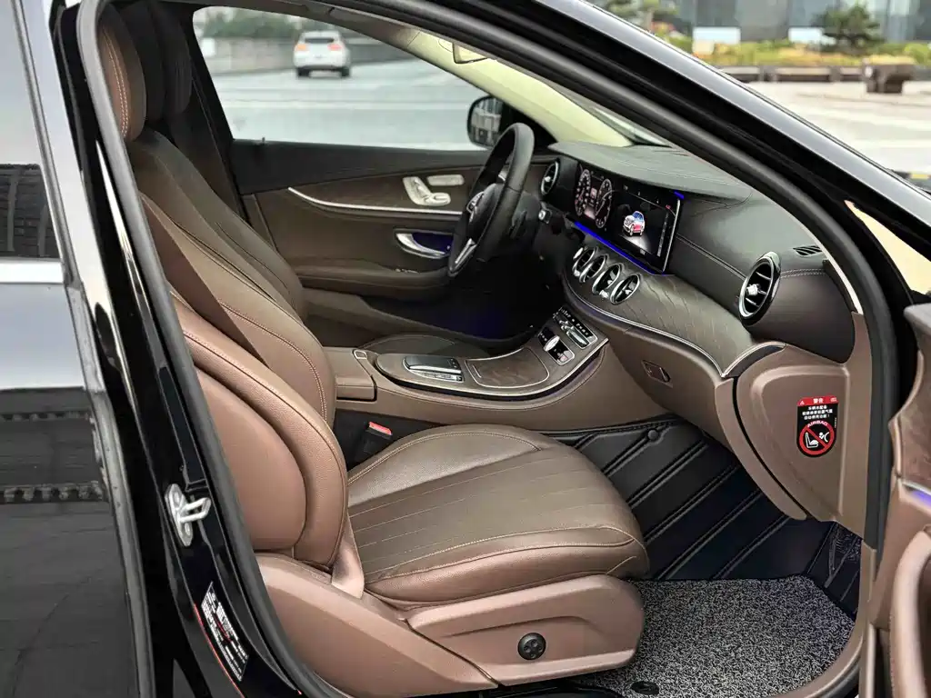 Mercedes-Benz E-Class — миниатюра 10