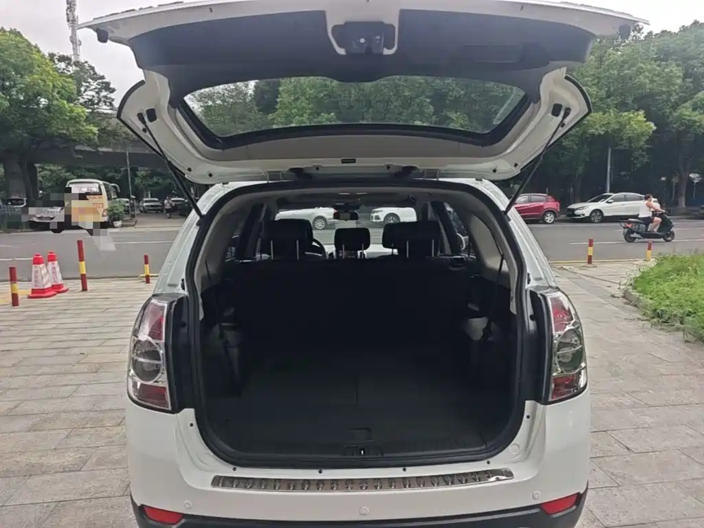 Chevrolet Captiva — миниатюра 19
