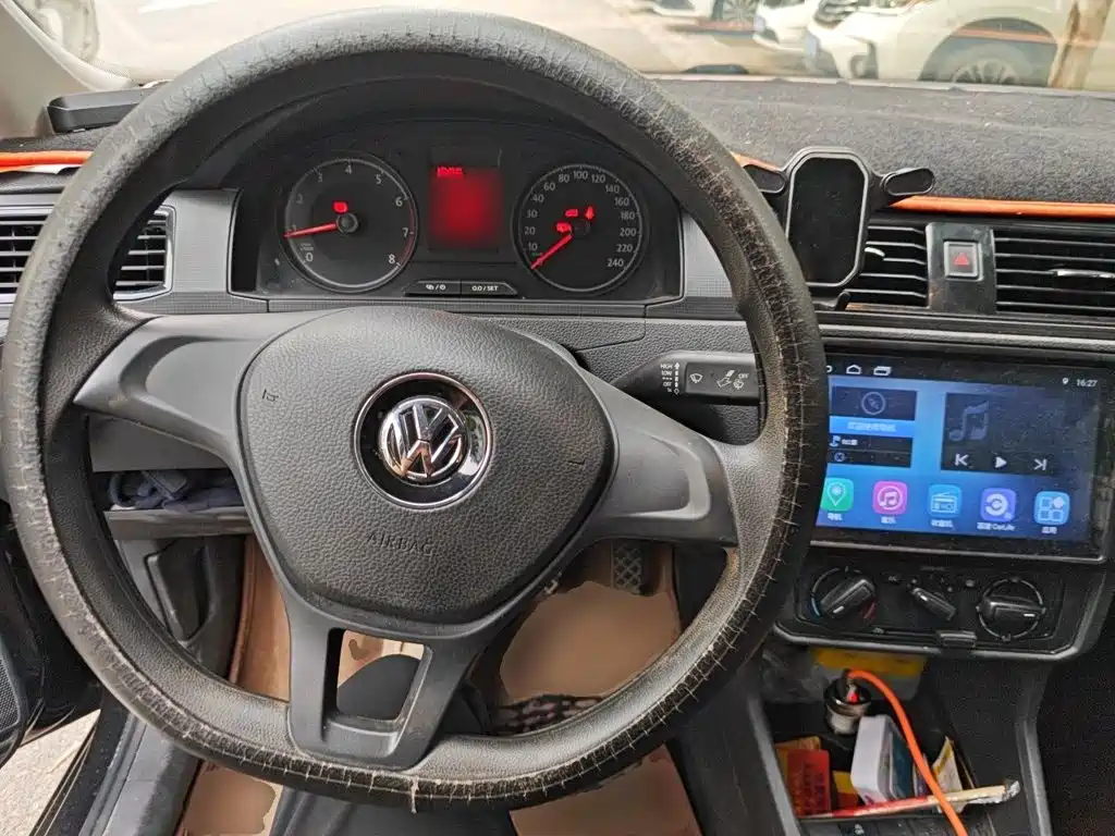 Volkswagen Santana — миниатюра 5