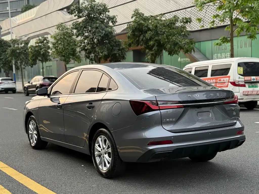 Roewe i5