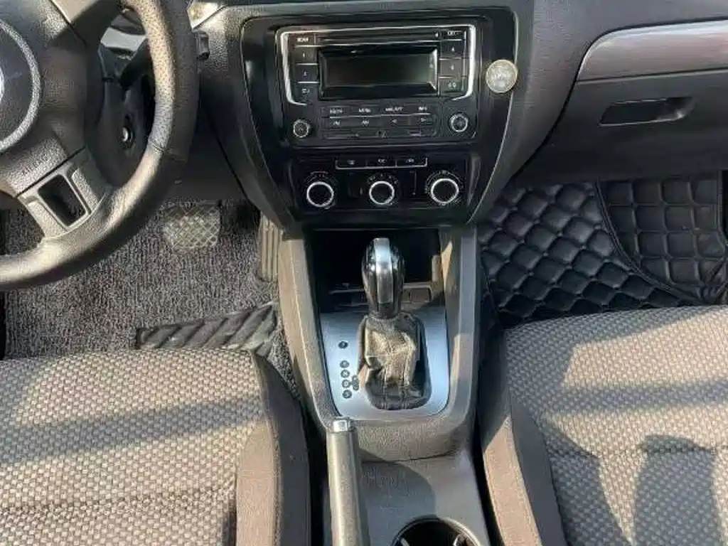 Volkswagen Sagitar — миниатюра 6