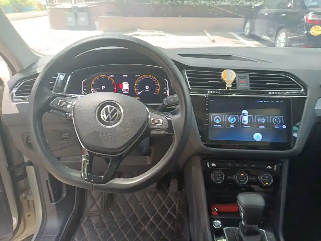 Volkswagen Tiguan L — миниатюра 6