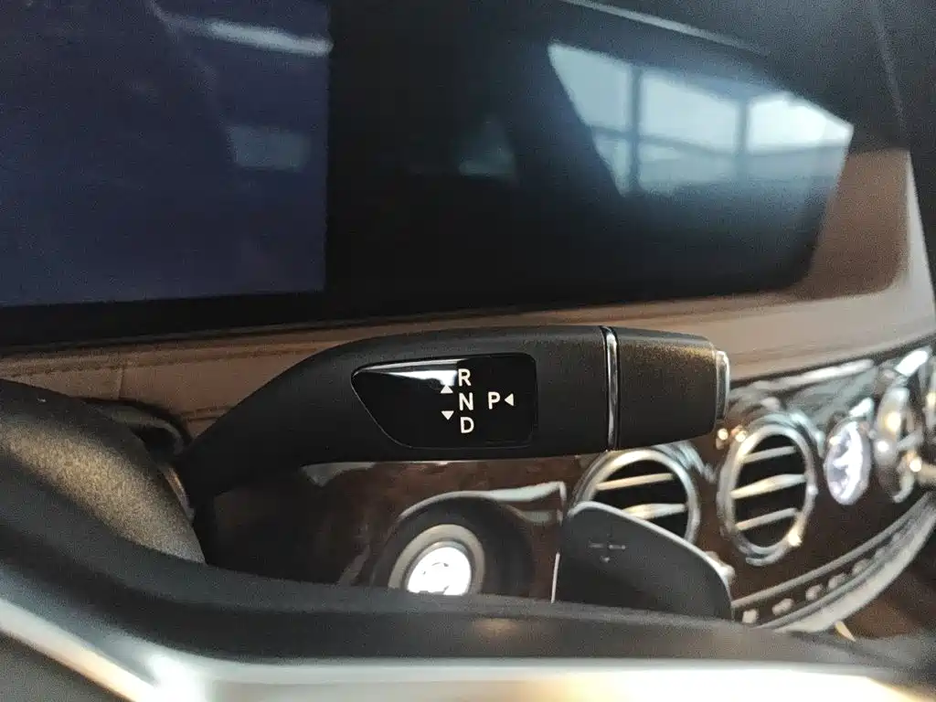 Mercedes-Benz S-Class — миниатюра 10