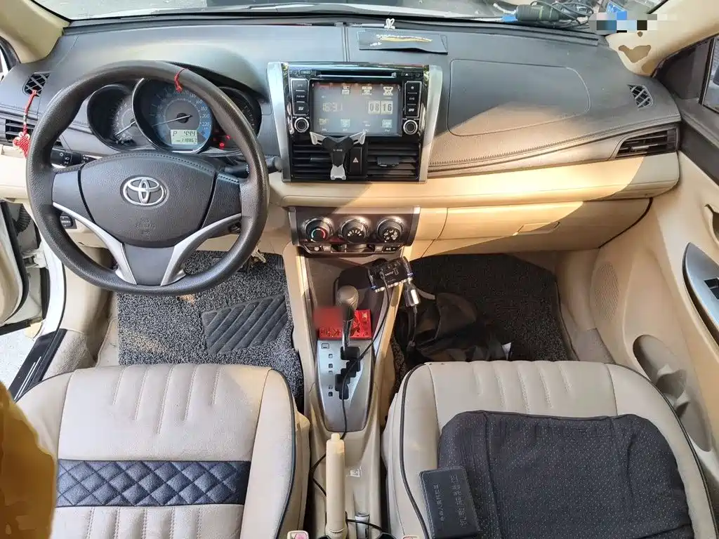 Toyota Yaris L — миниатюра 10