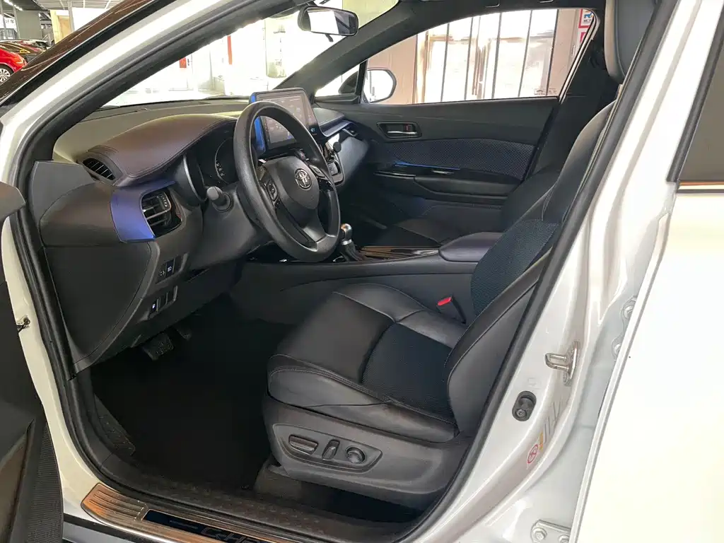 Toyota C-HR — миниатюра 9