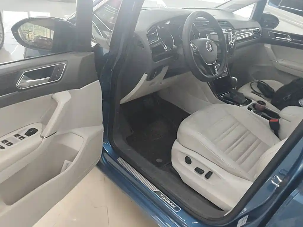 Volkswagen Touran — миниатюра 16