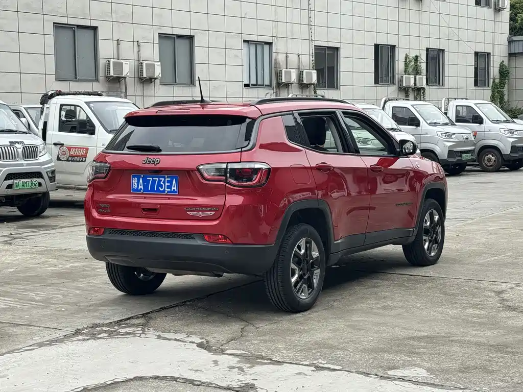 Jeep Compass — миниатюра 11