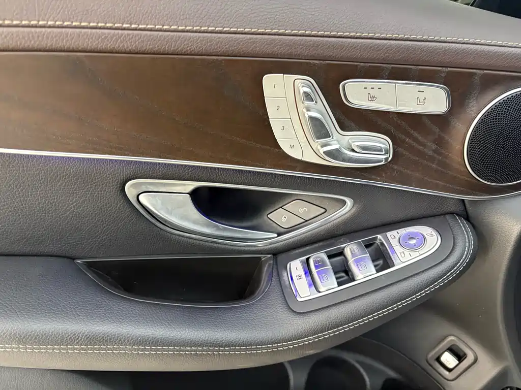 Mercedes-Benz GLC — миниатюра 16