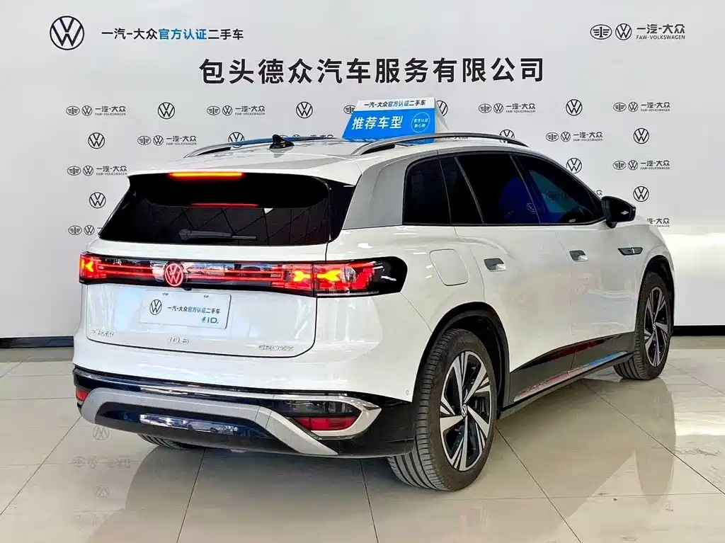 VOLKSWAGEN ID.6 CROZZ