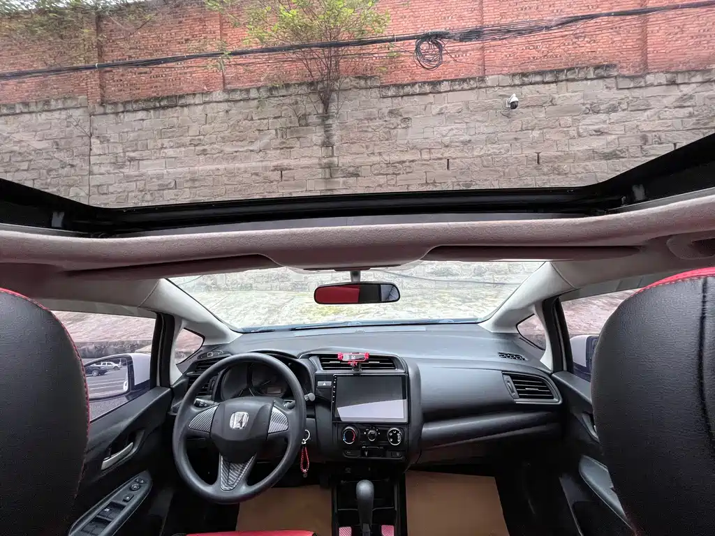 Honda Fit — миниатюра 10