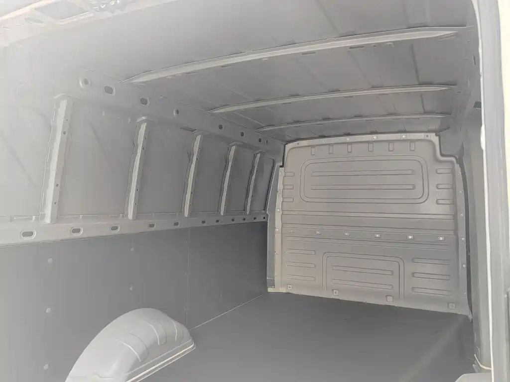 Wuling Yangguang — миниатюра 11