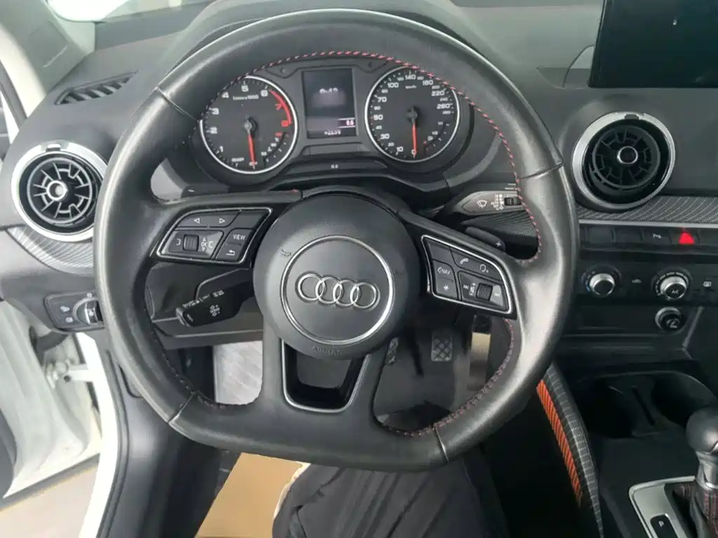 Audi Q2L — миниатюра 11