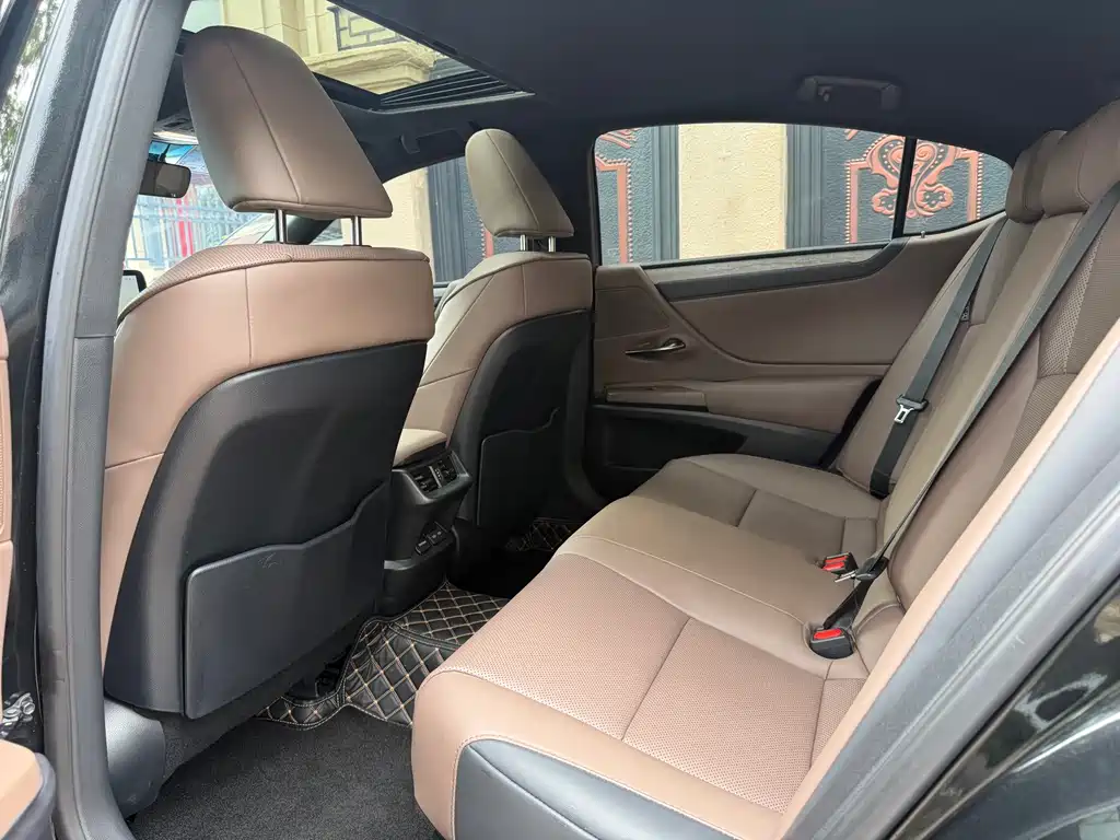 Lexus ES — миниатюра 6
