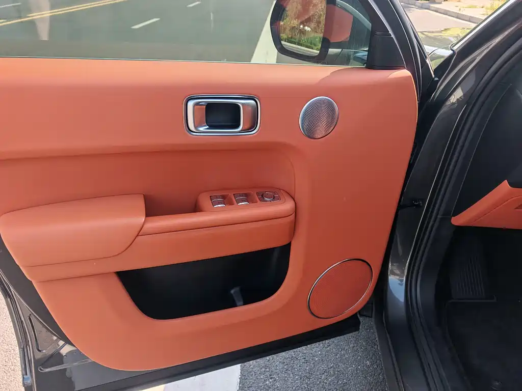 Li Auto Li L8 — миниатюра 10