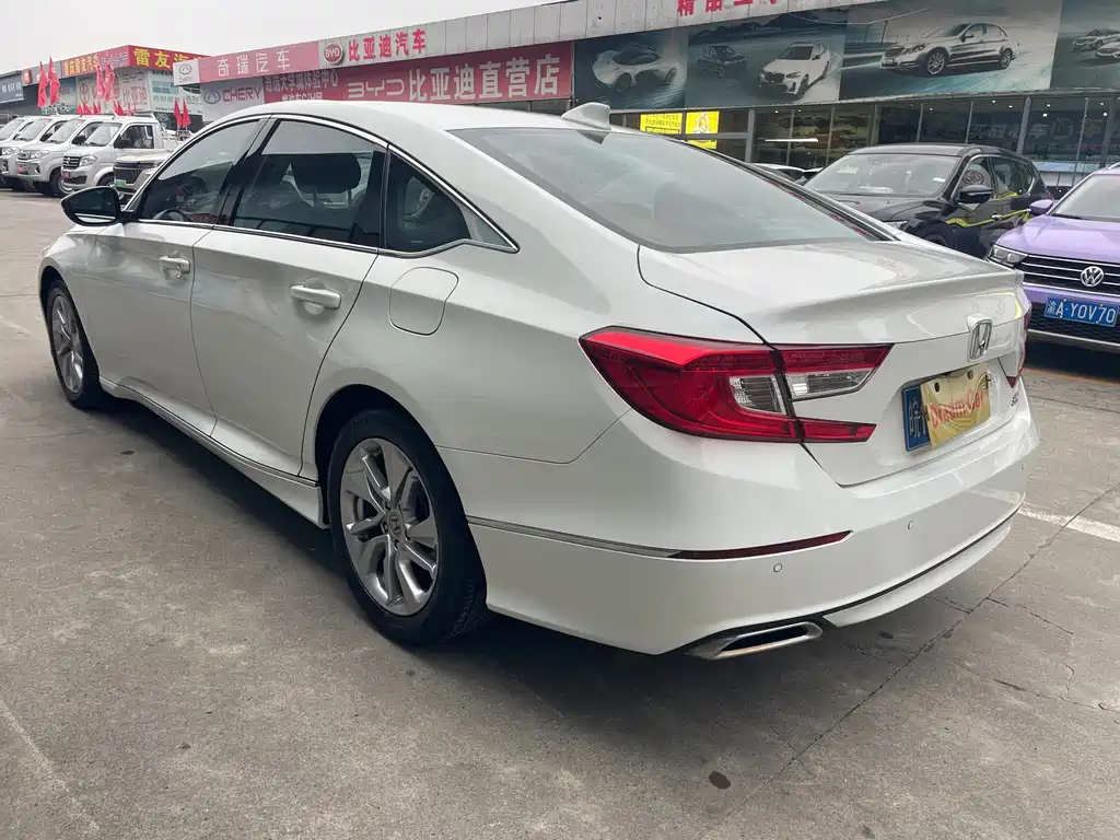 Honda Accord — миниатюра 9