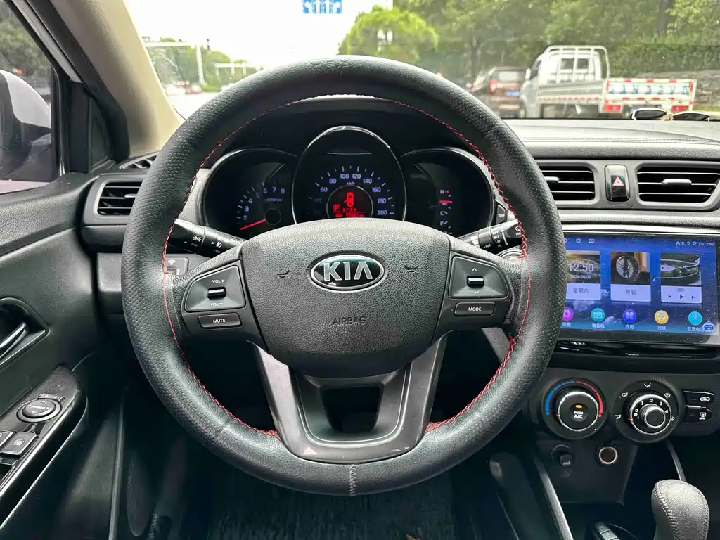 Kia K2 — миниатюра 12