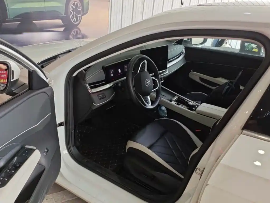 Volkswagen Sagitar — миниатюра 4