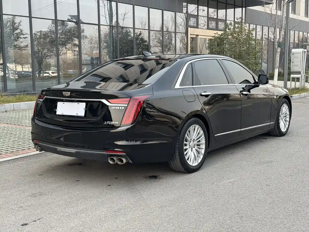 CADILLAC CT6