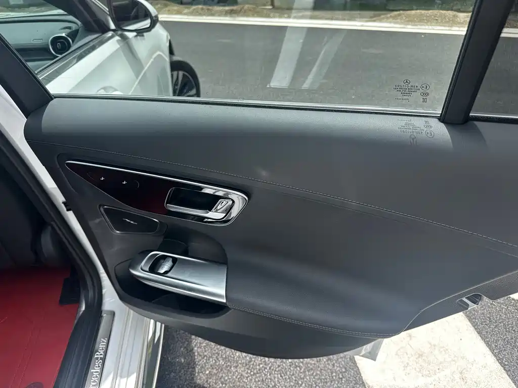 Mercedes-Benz C-Class New Energy — миниатюра 11