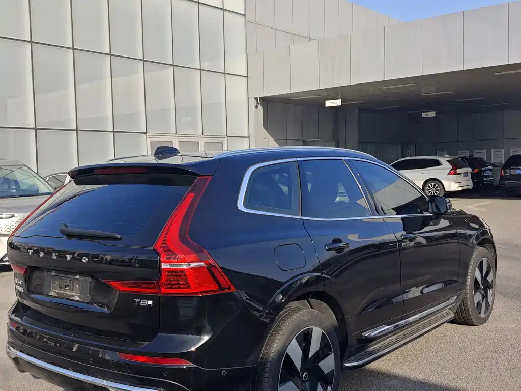 VOLVO XC60 PLUG IN HYBRID