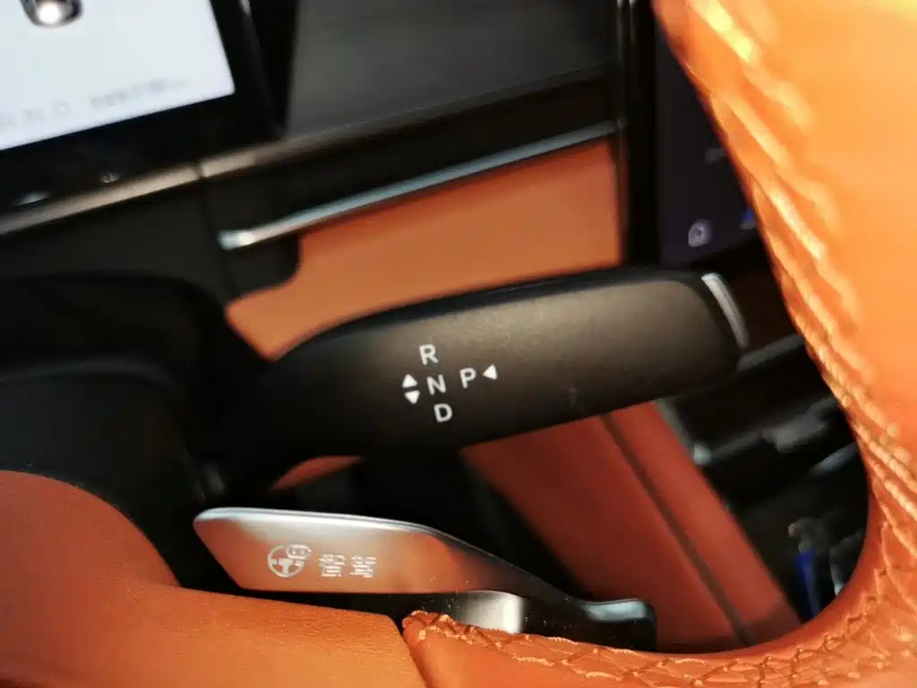 BYD Tang L — миниатюра 14