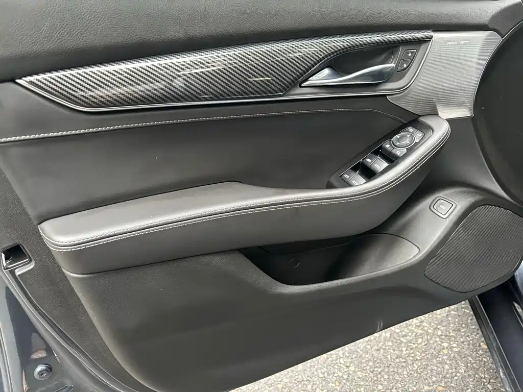 Cadillac CT5 — миниатюра 6