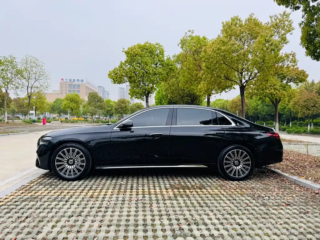 Mercedes-Benz E-Class E 2024 E 300 L Luxury