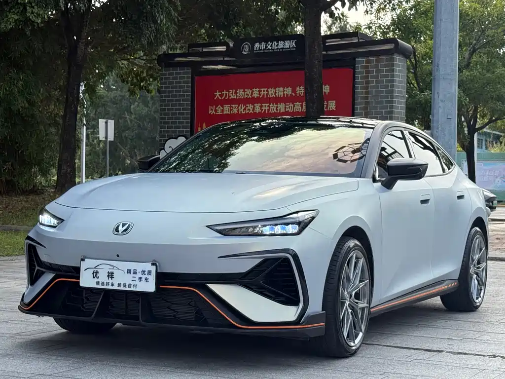 Changan UNI-V 2025 2.0T