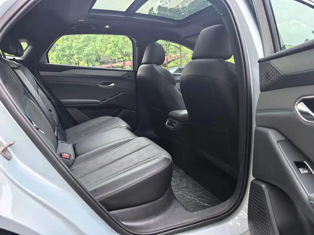 BYD Qin L — миниатюра 13
