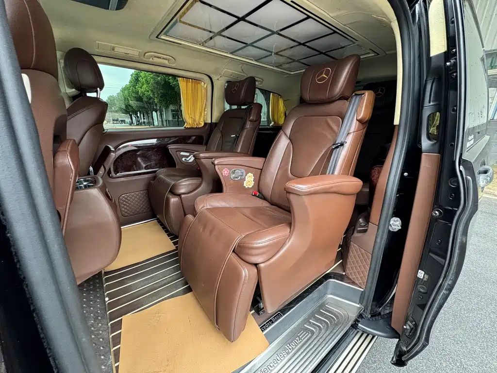Mercedes-Benz V-Class (Import) — миниатюра 6