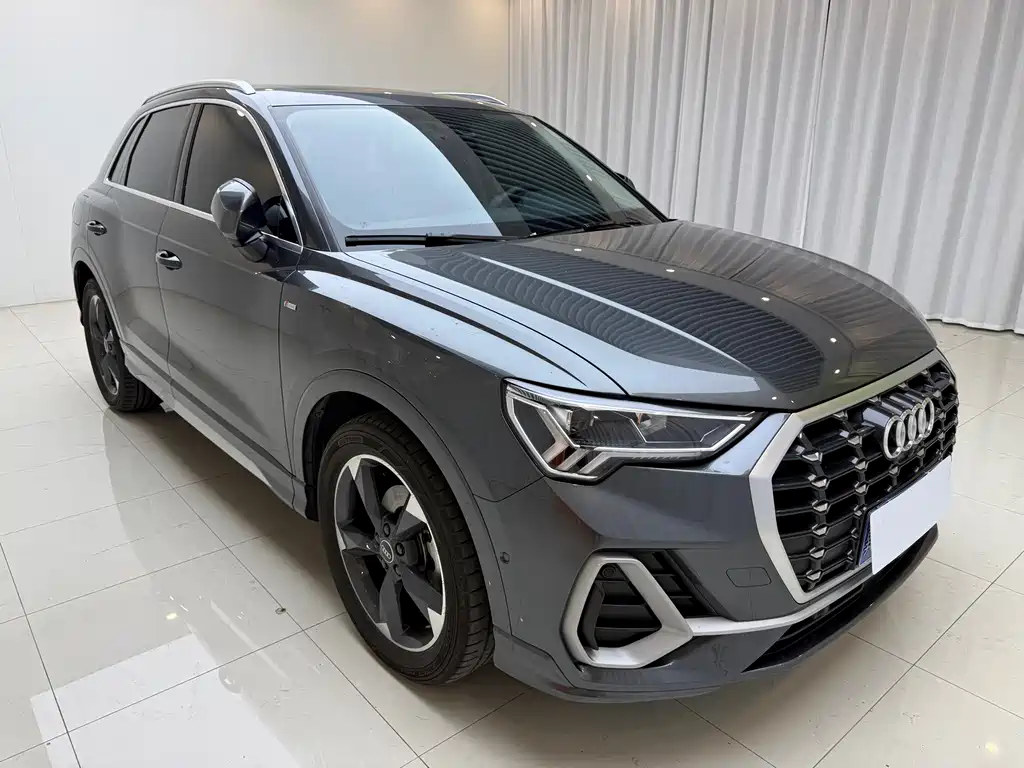Audi Q3 2023 35 TFSI Fashion (1.4T)