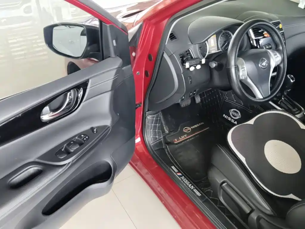 Nissan Tiida — миниатюра 16