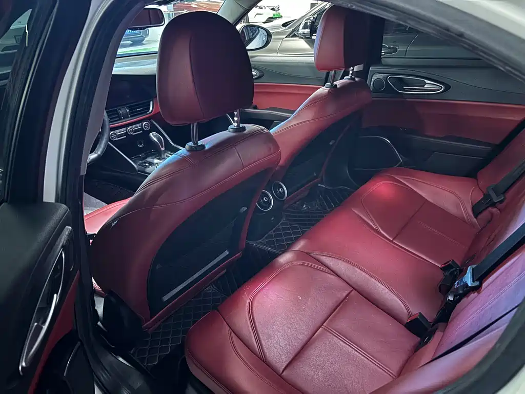 Alfa Romeo Giulia — миниатюра 11