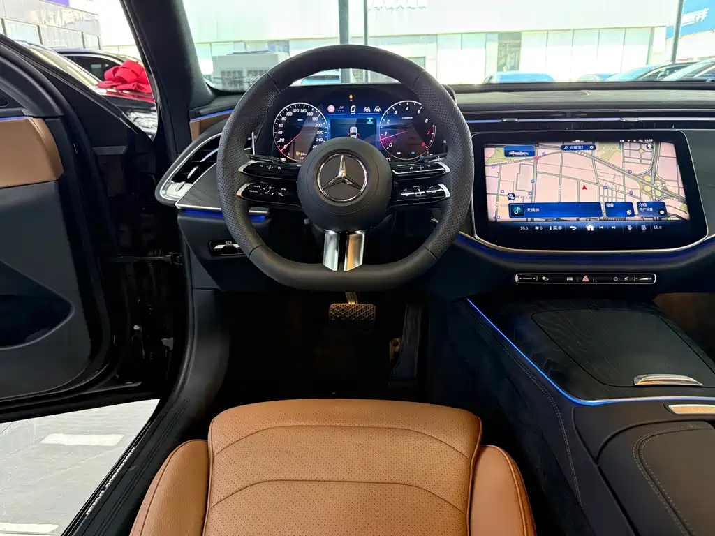 Mercedes-Benz E-Class — миниатюра 8